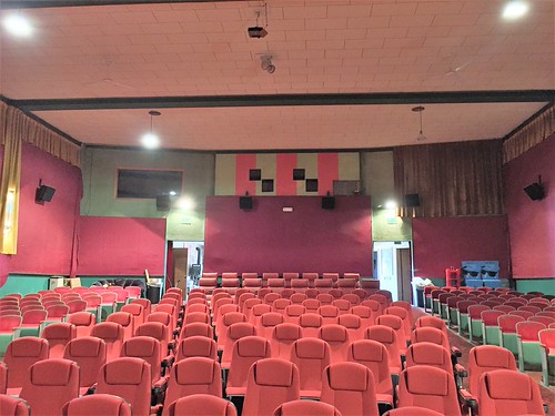 Sunset Theatre by John Coursey, AKA: Aubert Theatre
102 N. Columbia Avenue
Connell, WA 99326
1952-
Screens: Single
Seating capacity: