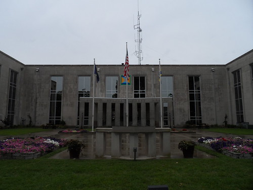 Daviess County courthouse, on the south side of Second 
