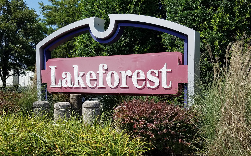 Lakeforest Mall Sign