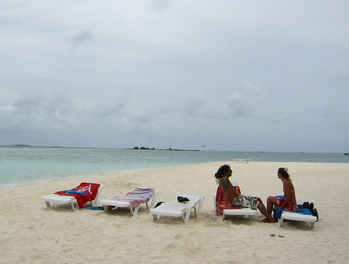 viru reef maldives vilureef vilu resort beach snorkeling water bungalow coral island villa tolopical モルディブ