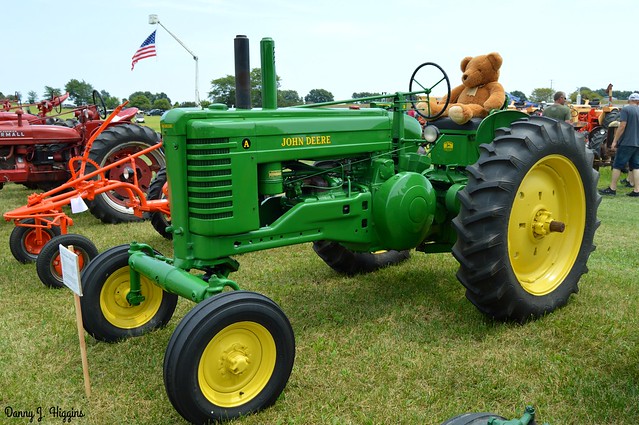 Antique Tractor & Farm Equipment Show.   Franklin Grove, Illinois.     A DSC_3981