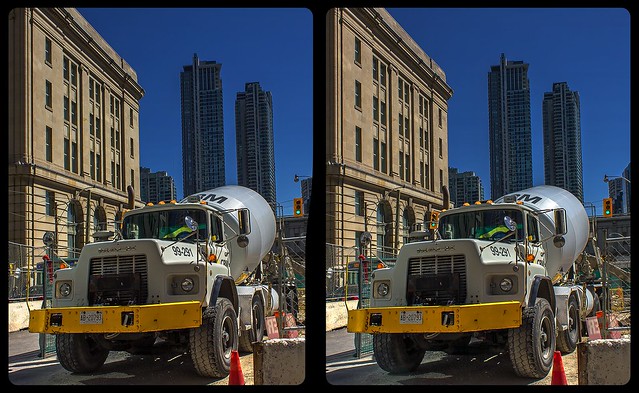 Toronto construction site 3-D / CrossView / Stereoscopy / HDRaw