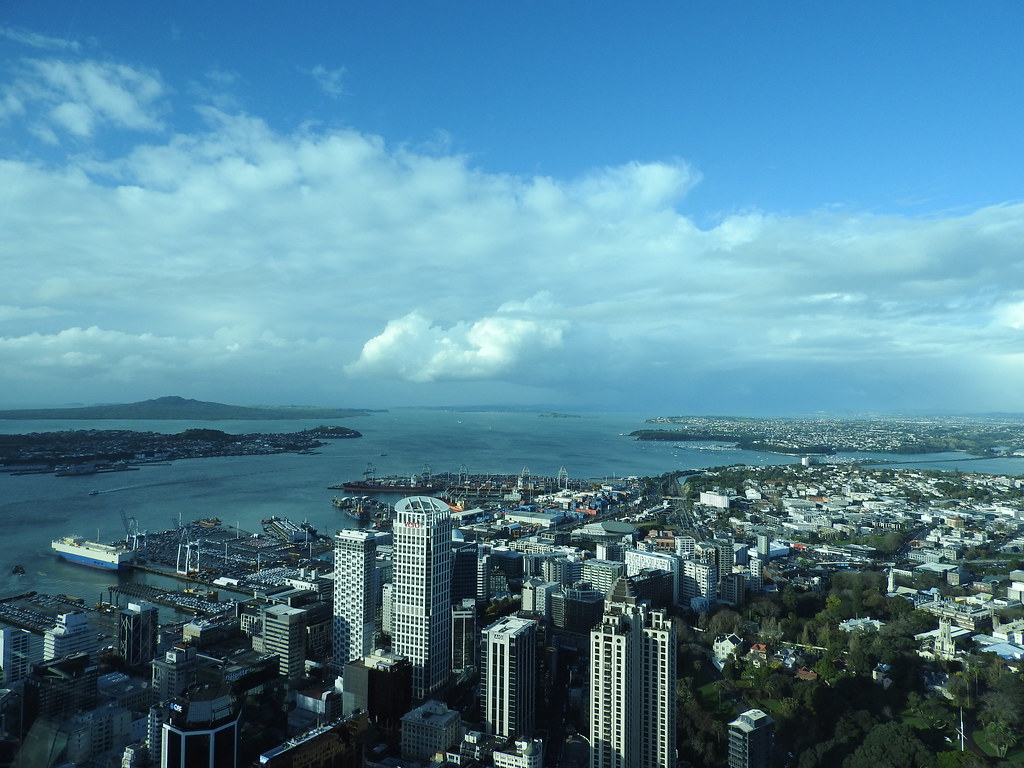 Sky Tour in Auckland, New Zealand. Photo by howderfamily.com; (CC BY-NC-SA 2.0)