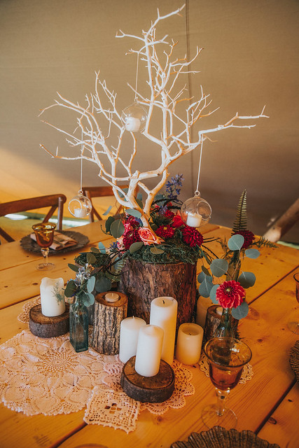 Styled shoots_Moo Meadow_Red Floral Design_Sarita White Photography