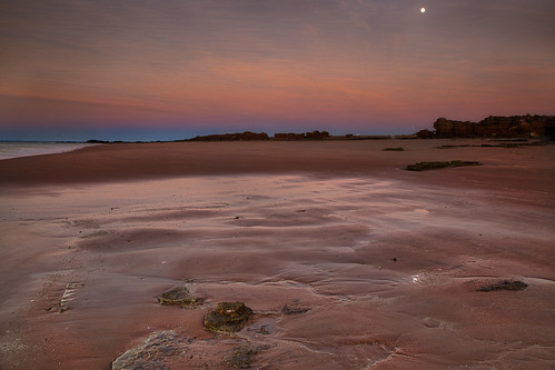 kimberleys broome sunrise dawn beach moon sand lowtide orange entrancepoint