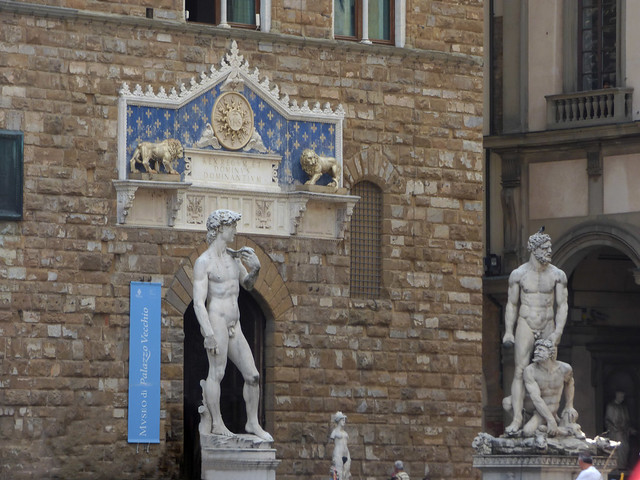 Palazzo Vecchio - Piazza della Signoria, Florence - statue of Michelangelo's David (replica) and statue of Hercules and Cacus