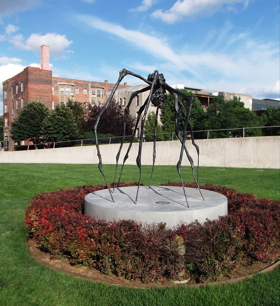 Des Moines Iowa Pappajohn Sculpture Park Louise Bourgeo Flickr