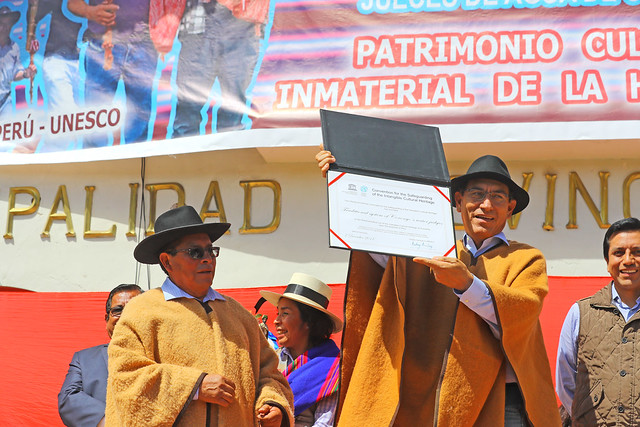 Jefe de Estado entrega diploma que reconoce al Sistema Tradicional de los Jueces del Agua de Corongo (Áncash), como patrimonio cultural inmaterial de la humanidad por la Unesco.