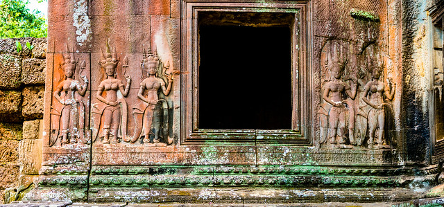 Detail devatas on Ta Kou Entrance to Angkor Wat Cambodia -10a