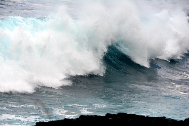 THE POWER OF THE WAVES,  HAWAII