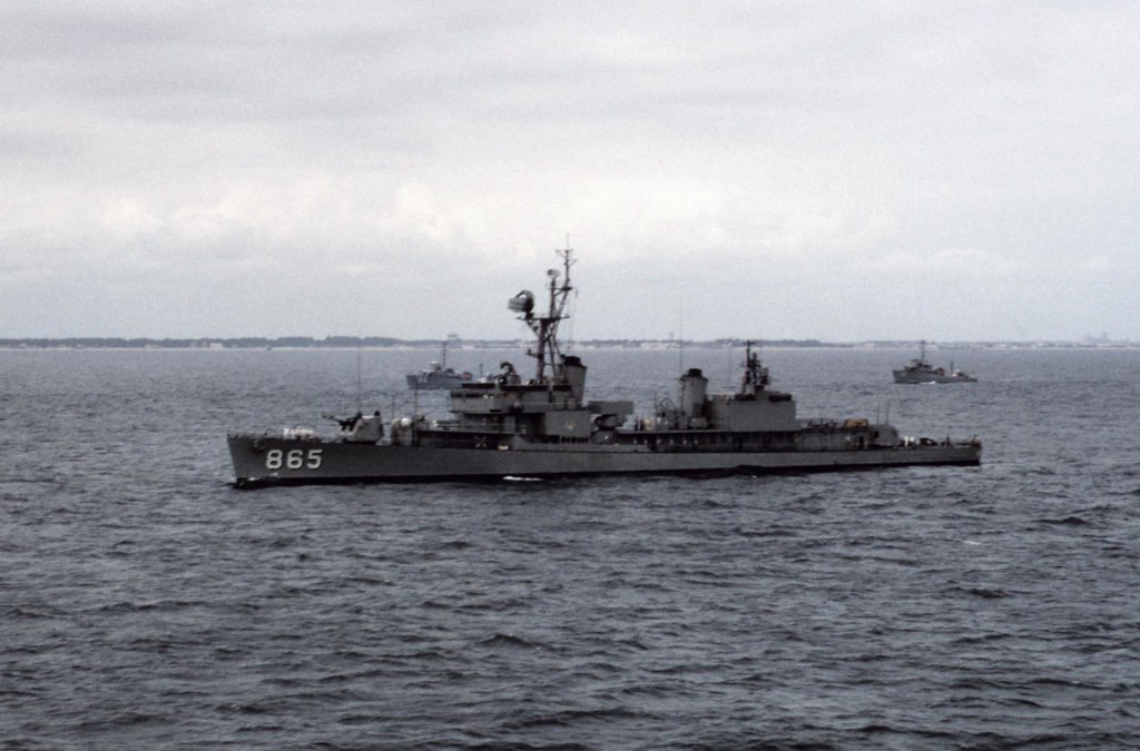 Charles R Ware 19640724S-a13 USS Charles R. Ware DD-865 Chesapeake Bay 24… | Flickr