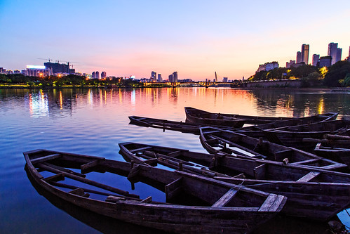 reflection bridge cityscape sunset boats china jiangxi ganzhou river dusk 赣州 江西