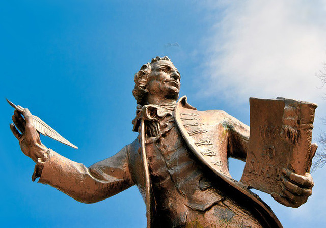 Thomas Paine statue