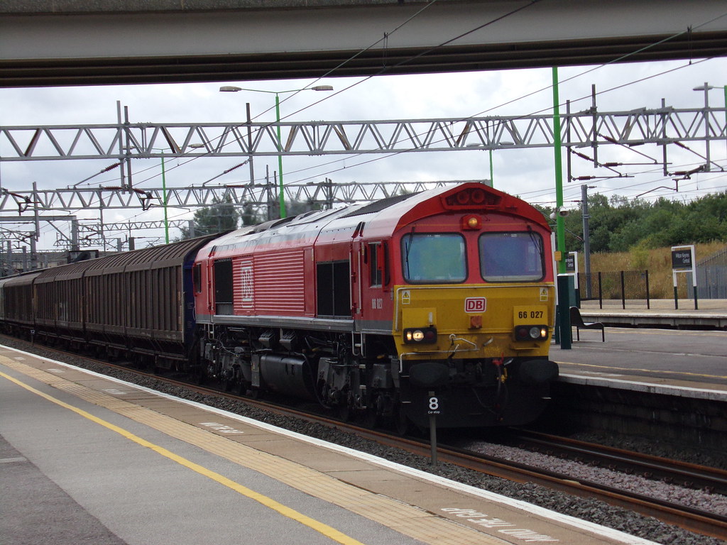 DB Cargo Class 66 66027 | Passing Milton Keynes Central on 6… | Flickr