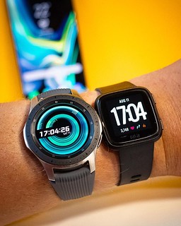 Which one? #GalaxyWatch or #FitbitVersa? ‍♀️⏱ | via Instagra… | Flickr