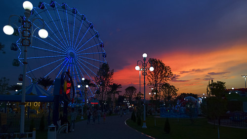 tashkent uzbekistan central asia night sunset park amusementpark ferriswheel ashgabatpark