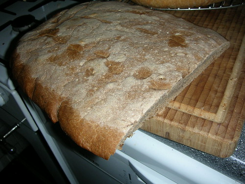 Brot aus Sauerteig (missglückt, zusammengefallen) | by hutschinetto