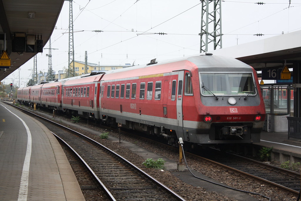 DB: 610 501/001 + 610 515/015 + 610 017/517 als RegionalExpress nach Cheb (Eger) in Nürnberg Hbf
