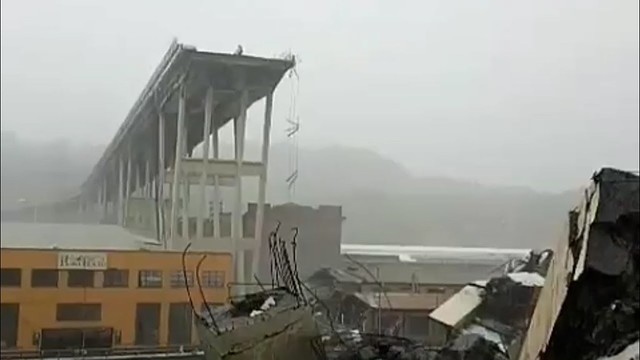 İtalya Cenova Morandi Köprüsü'nün Yıkılma Anı (Morandi bridge collapses in Genoa, Italy) / 15.08.2018 / Erke Group