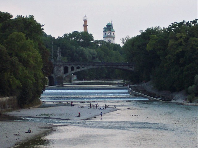 Paddling and swimming in the river Isar