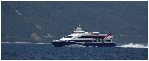 krilo ferry cat catamaran coratia korcula mljet sailing danger collision yacht