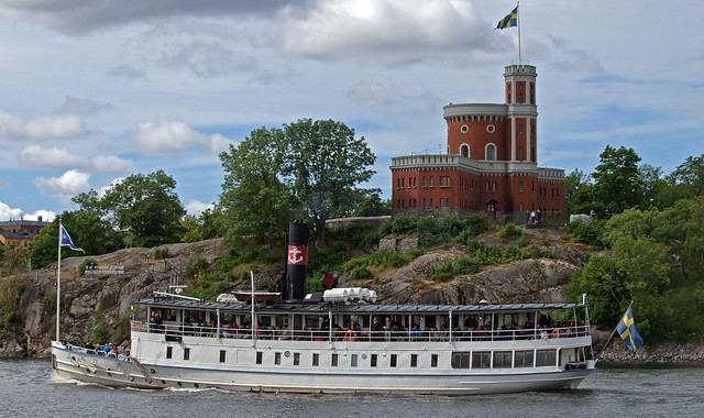 The archipelago ship Östanå 1 departing from Stockholm