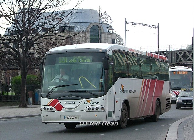 Bus Éireann SR 14 (02-D-5049).