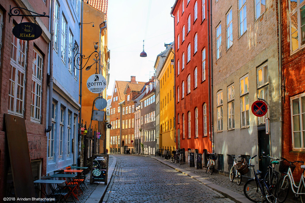 Colorful houses on Magstræde, Copenhagen | This tiny alleywa… | Flickr
