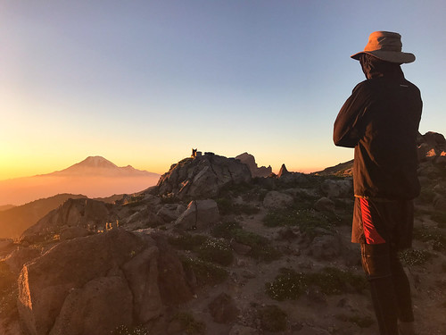 Sunset on Mt. Rainier by thedayhascome, goatrockswilderness goatrocks pnw backpacking giffordpinchot washington cascades cascadia mountraini