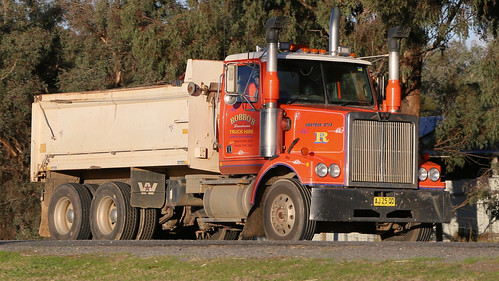 western star 4 wagga sturt highway local tanker tank toll low loader tipper ryan tasmania robbos hp horsepower big rig haul haulage freight cabover trucker drive transport carry delivery bulk lorry hgv wagon road nose semi trailer deliver cargo interstate articulated vehicle load freighter ship move roll motor engine power teamster truck tractor prime mover diesel injected driver cab cabin loud rumble beast wheel exhaust double b grunt sunset