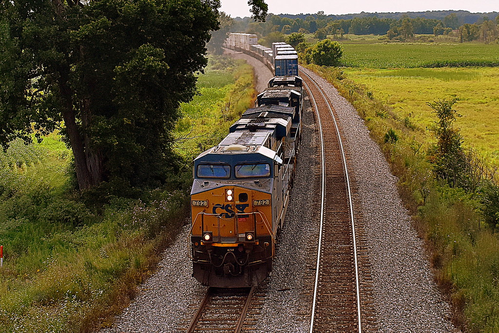 Eastbound CSX intermodal near Albion Indiana | Matthew Ditton | Flickr