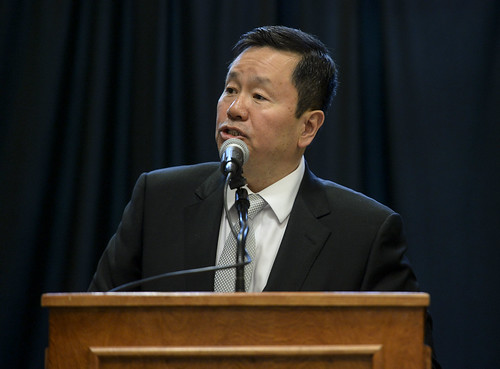 UM System President Mun Choi gives remarks at 2018 Evening of Presidential Honors banquet