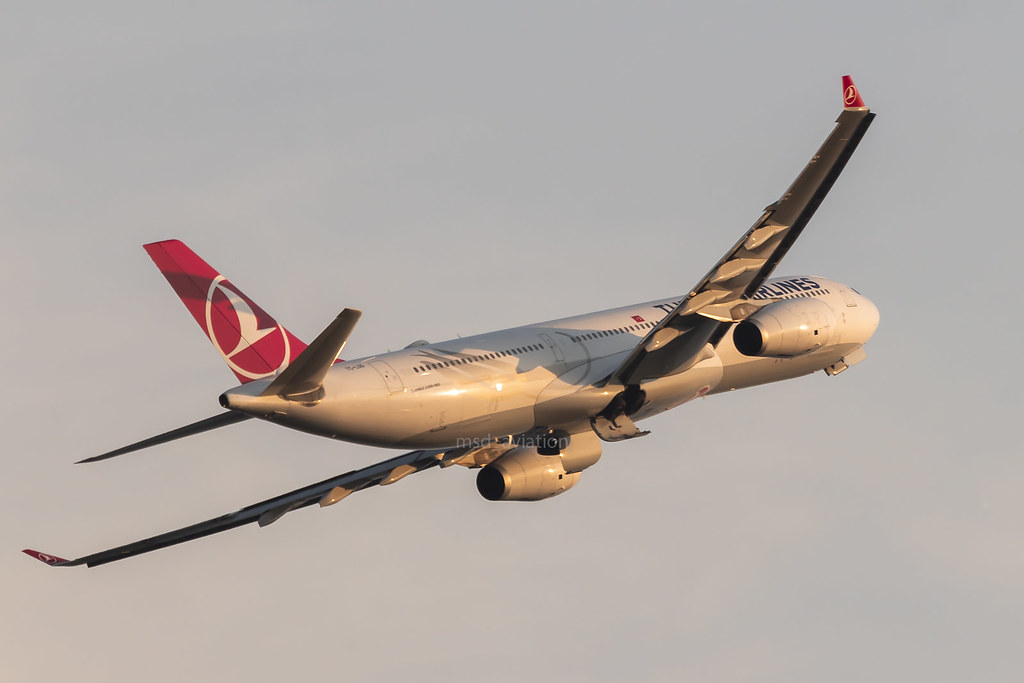 Airbus A330-343 TC-LOC Turkish Airlines