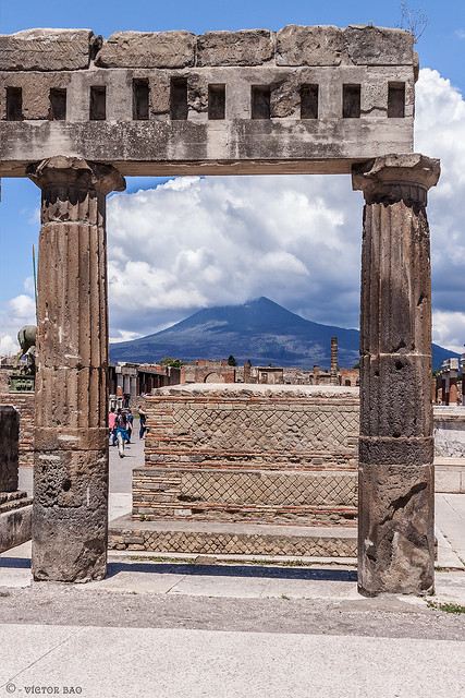 Pompeya - El Foro, el Templo de Júpiter y el Vesubio