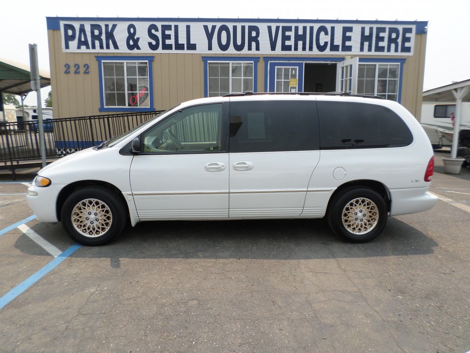 1998 Chrysler Town and Country LXi Gold Edition via bit