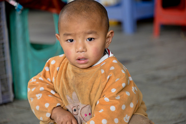 Niño en Shigatse, Tíbet