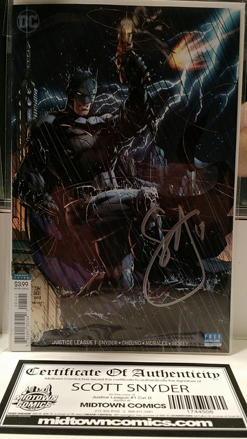 Justice League 1B - Signed by Scott Snyder