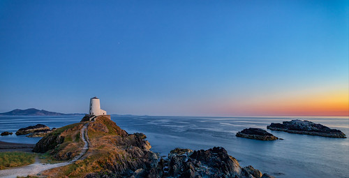niwbwrch wales unitedkingdom gb newborough llanddwyn island lighthouse seascape landscape sunset blue hour long exposure anglesey