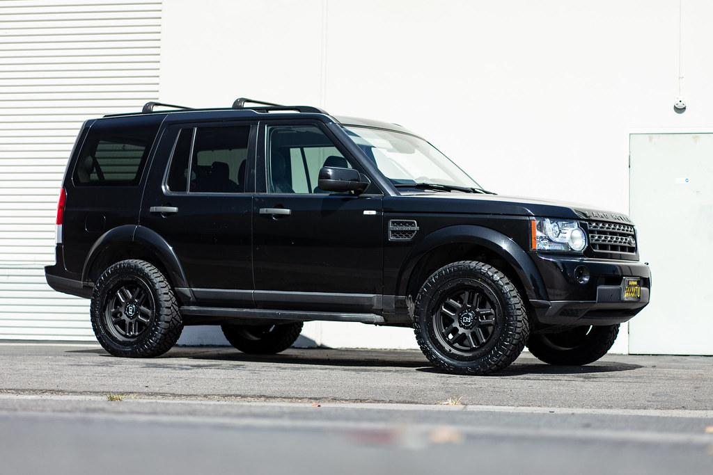Land Rover Discovery LR4 on Black Rhino Barstow wheels - 1