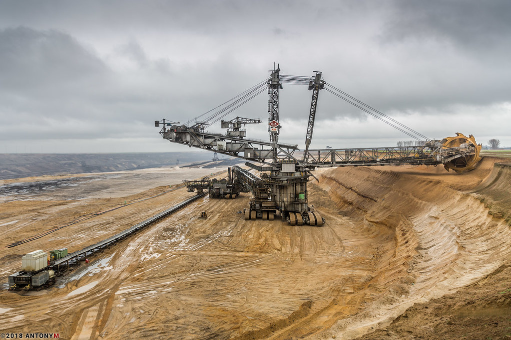 Garzweiler mining | giant digger; Garzweiler; NRW; brown coa… | Antony ...