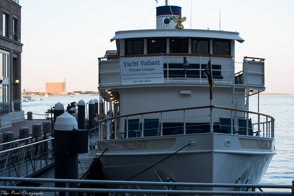 Yacht Valiant.