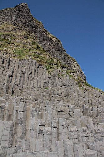 Basalt pillars in Vik | by http://globalquiz.org
