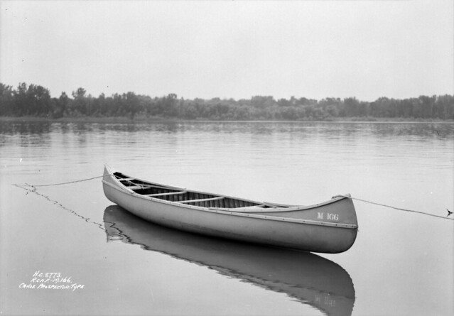 Prospector-type canoe / Canot de type prospecteur