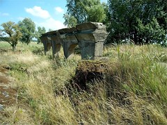 Teile einer alten Bunkeranlage in den Wiesen bei Peenemünde/ Prüfstand XI