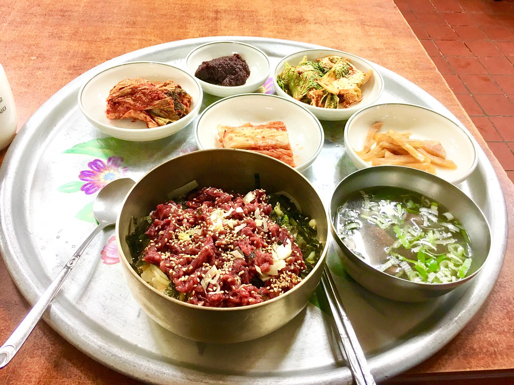 함평 육회비빔밥 (목포식당) | 작년은 대흥식당, 올해는 목포식당에서 맛은 대흥식당보다 목포식당이 조금 더 … | Flickr