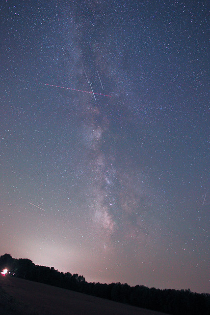 Four Perseid's Meteors and the Milky Way