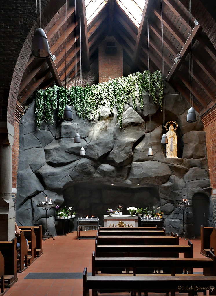 Scheveningen: Lourdes cave chapel - a photo on Flickriver