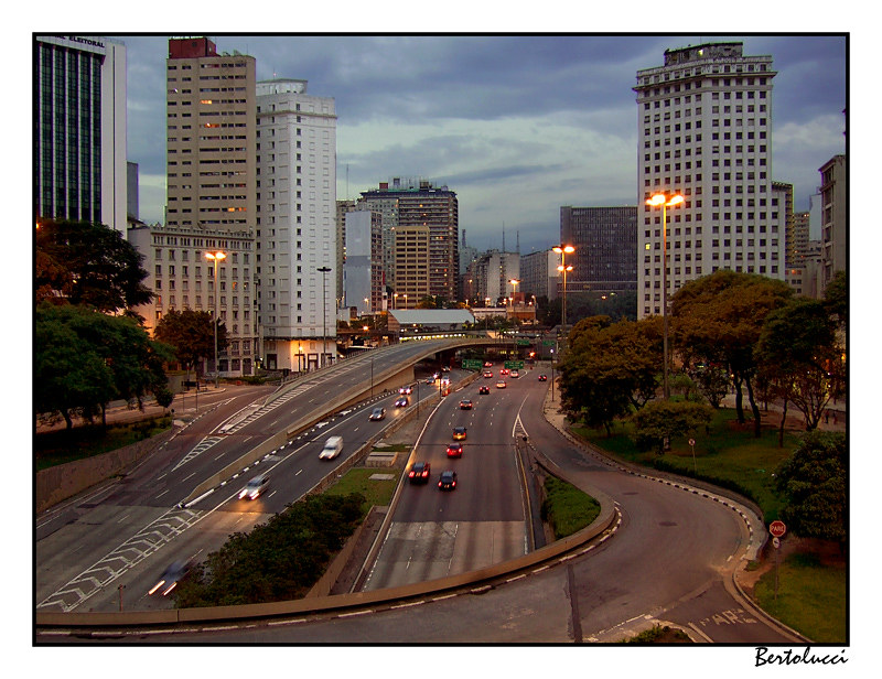 Downtown São Paulo @ dusk by AurelioZen