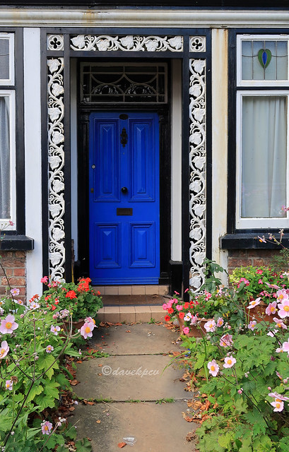 Blue Door and decorative surround L25