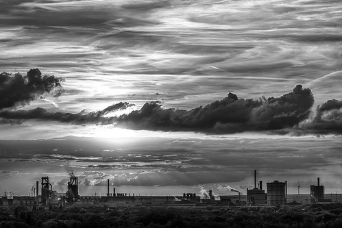 monochrome sunset duisburg ruhrarea germany northrhinewestphalia industry industrialbuildings clouds